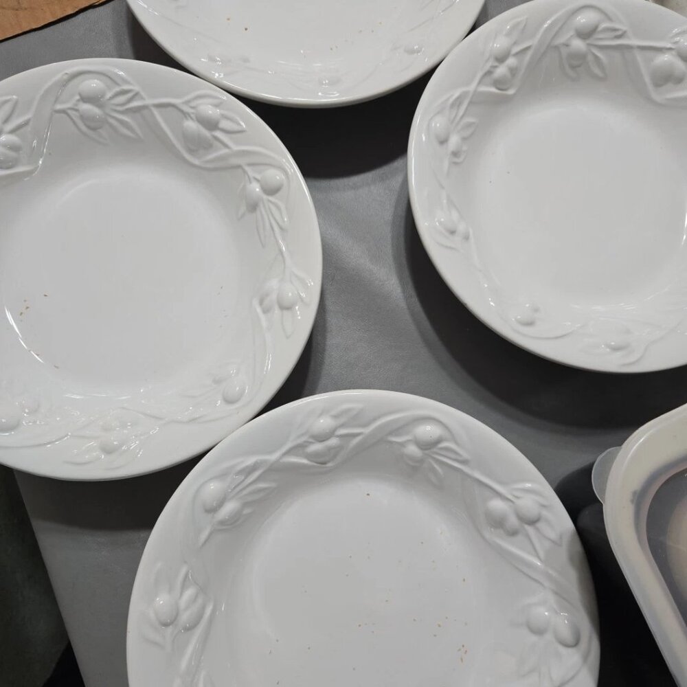 Williams Sonoma Patrizi 10” bowl. Olive harvest pasta bowl. - Picture 5 of 6